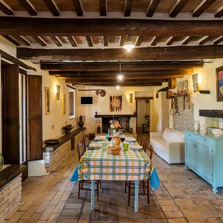 Scenic In Le Marche Holiday home *